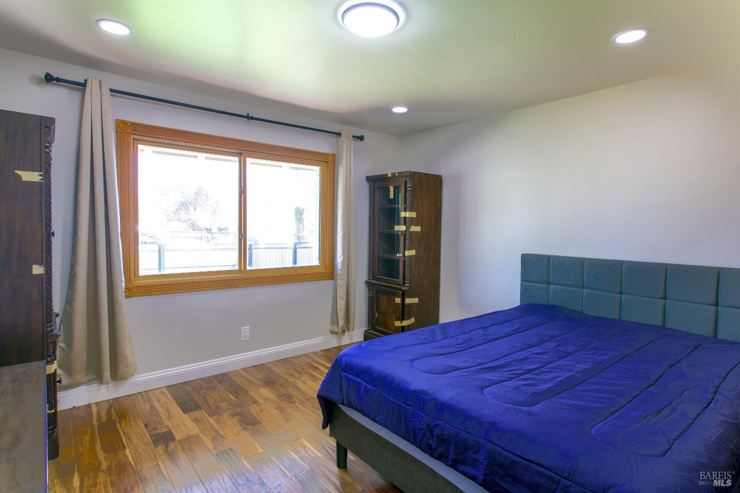 Detail Gallery Image 9 of 22 For 205 Laws Ave, Ukiah,  CA 95482 - 3 Beds | 2 Baths