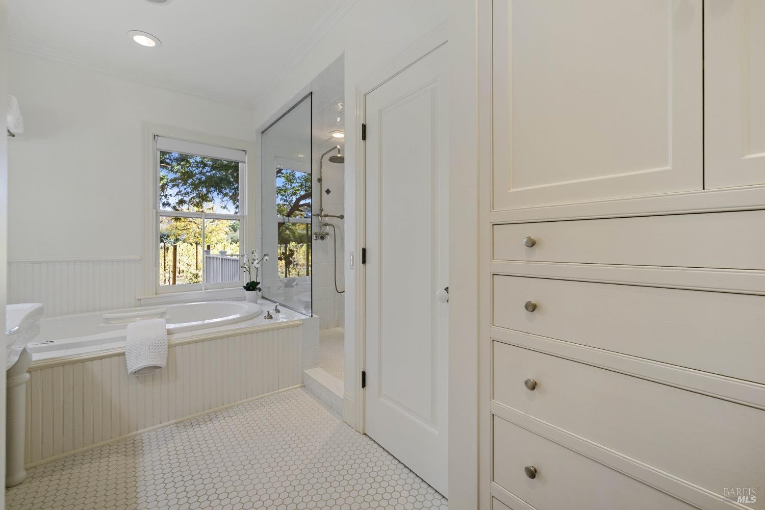 Detail Gallery Image 19 of 81 For 2551 Grant St, Calistoga,  CA 94515 - 6 Beds | 4/2 Baths
