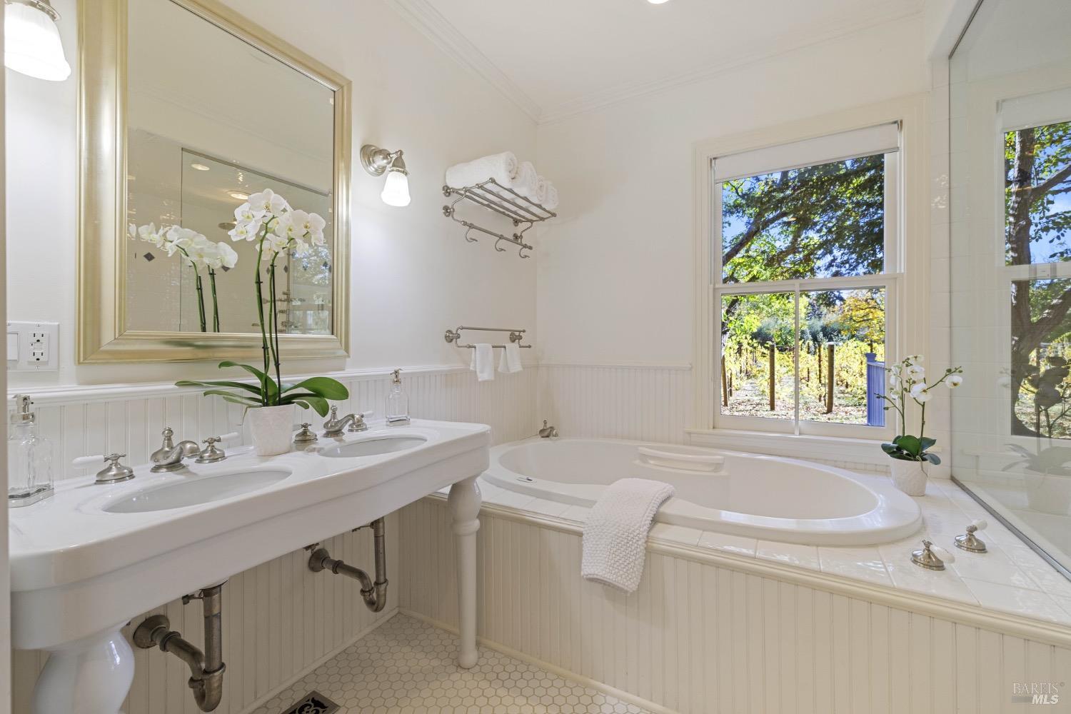 Detail Gallery Image 20 of 81 For 2551 Grant St, Calistoga,  CA 94515 - 6 Beds | 4/2 Baths