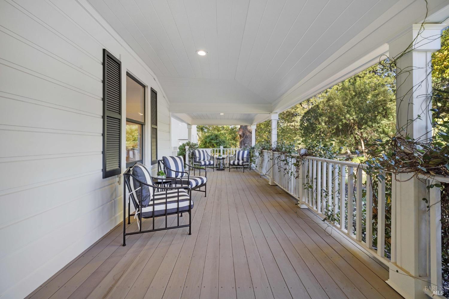 Detail Gallery Image 11 of 81 For 2551 Grant St, Calistoga,  CA 94515 - 6 Beds | 4/2 Baths