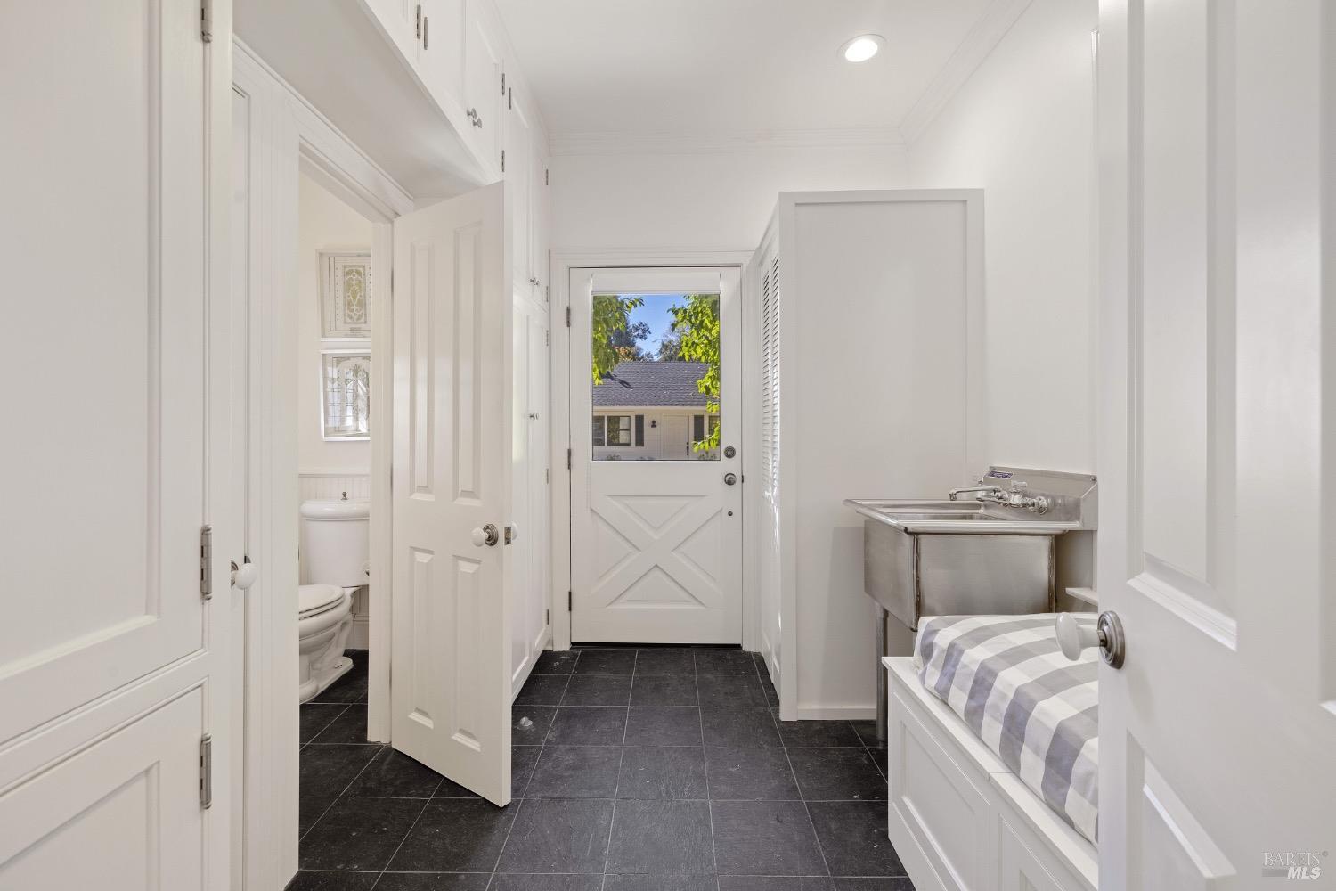 Detail Gallery Image 25 of 81 For 2551 Grant St, Calistoga,  CA 94515 - 6 Beds | 4/2 Baths