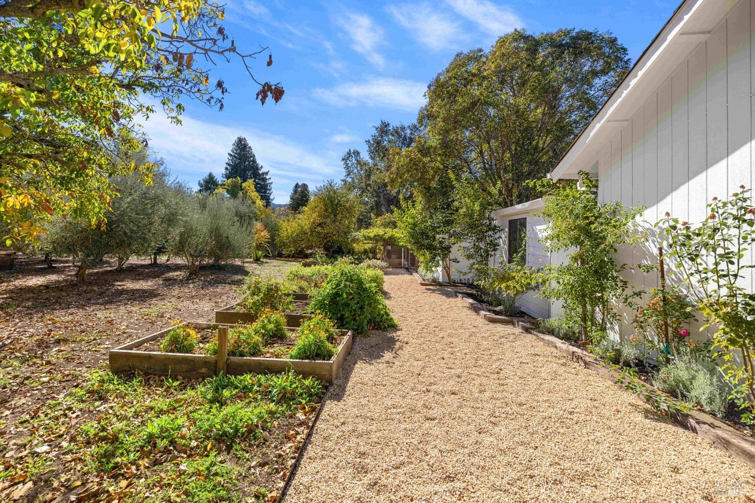 Detail Gallery Image 62 of 81 For 2551 Grant St, Calistoga,  CA 94515 - 6 Beds | 4/2 Baths