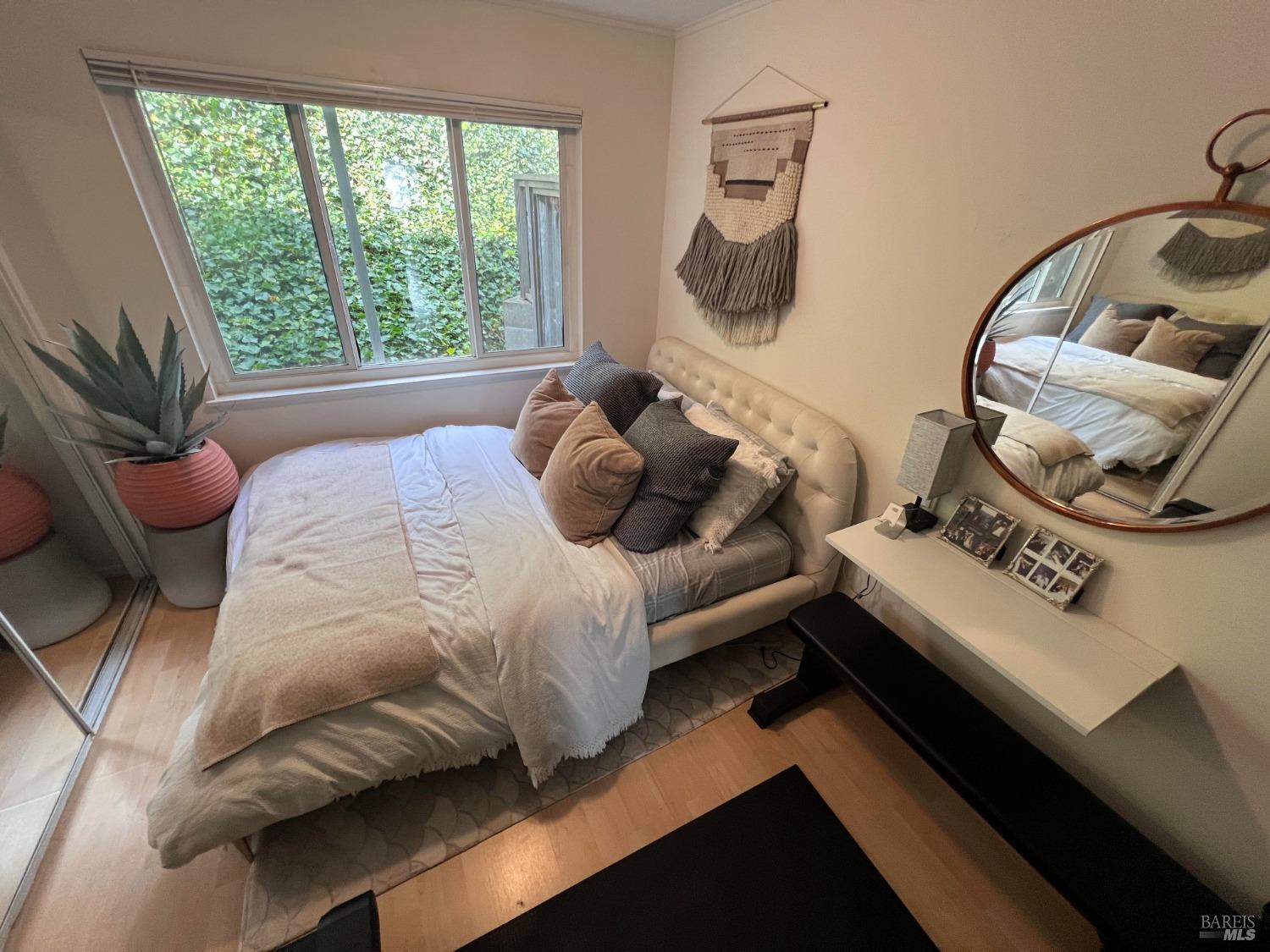 Detail Gallery Image 4 of 13 For 545 Bridgeway St, Sausalito,  CA 94965 - – Beds | – Baths