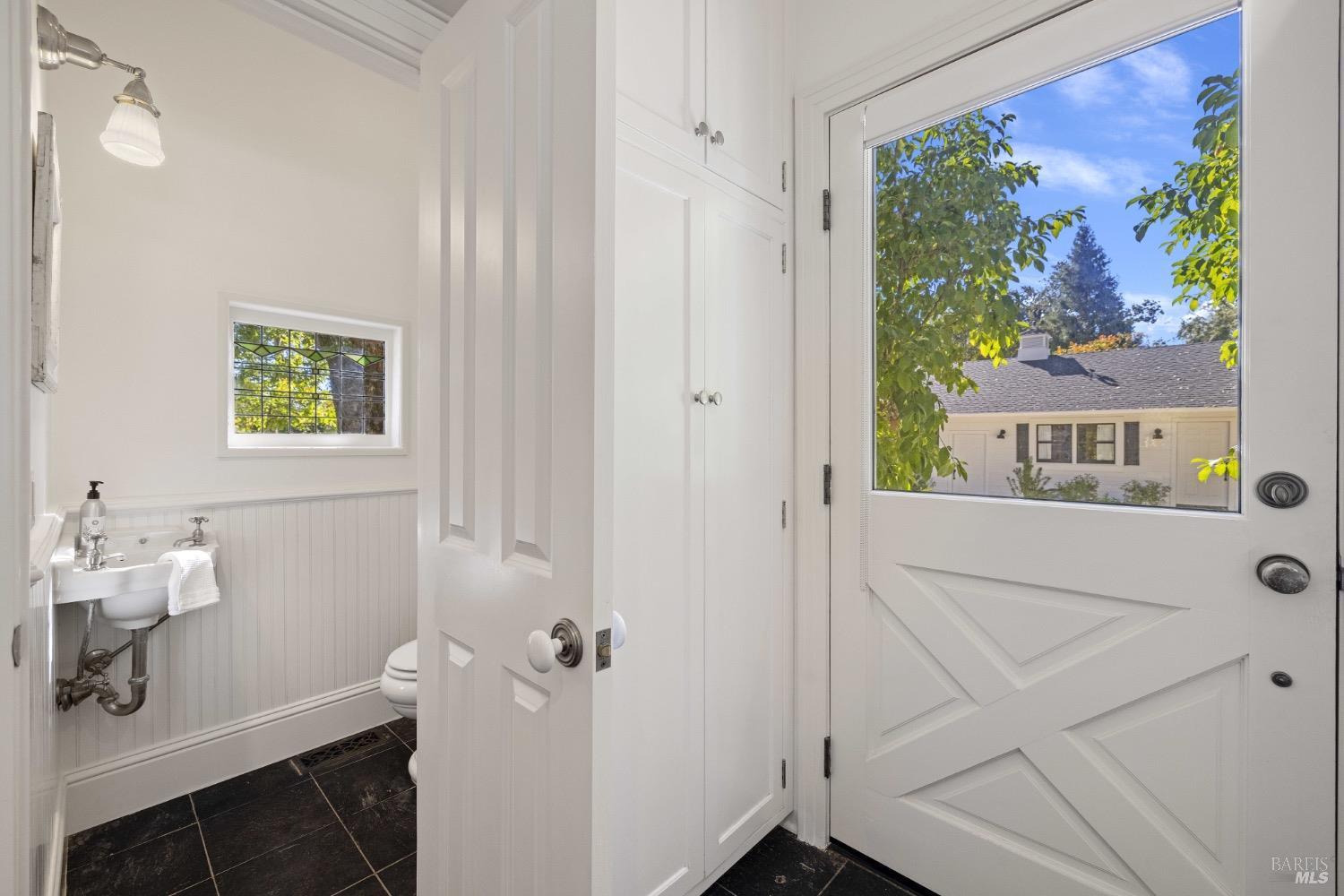 Detail Gallery Image 26 of 81 For 2551 Grant St, Calistoga,  CA 94515 - 6 Beds | 4/2 Baths