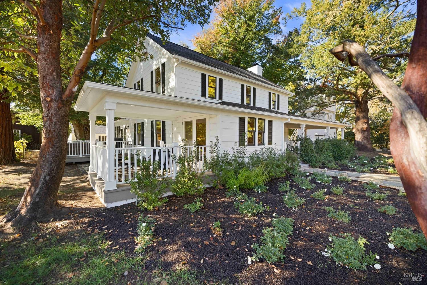 Detail Gallery Image 4 of 81 For 2551 Grant St, Calistoga,  CA 94515 - 6 Beds | 4/2 Baths