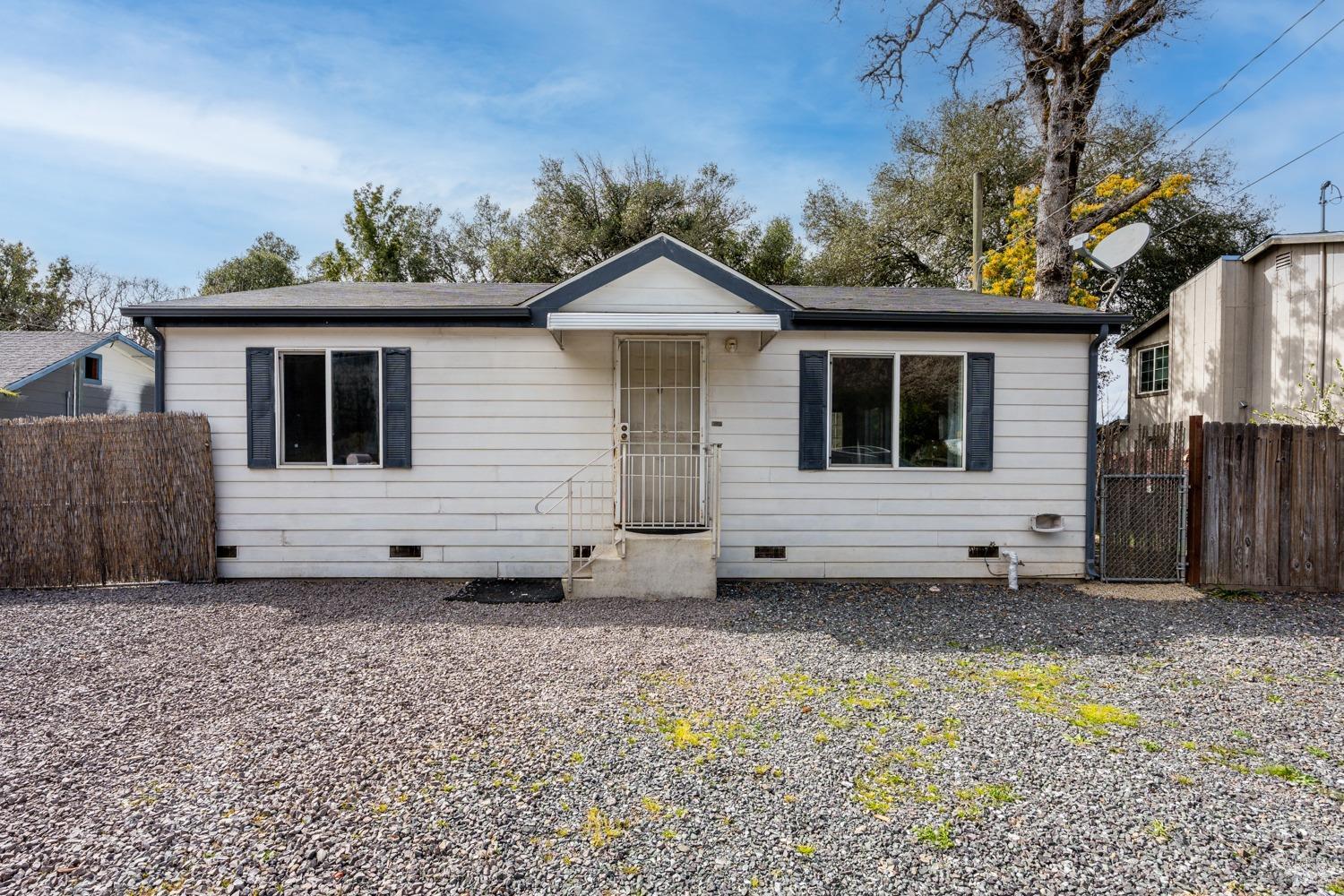 Detail Gallery Image 1 of 1 For 6250 Eastside Calpella Rd, Ukiah,  CA 95482 - 2 Beds | 1 Baths