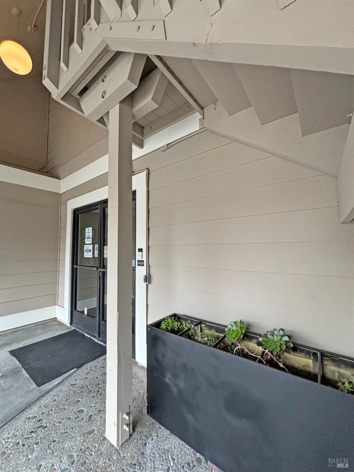 Detail Gallery Image 10 of 22 For 456 S E St, Santa Rosa,  CA 95404 - – Beds | – Baths