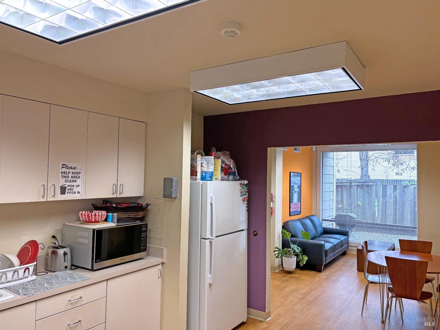 Detail Gallery Image 20 of 22 For 456 S E St, Santa Rosa,  CA 95404 - – Beds | – Baths