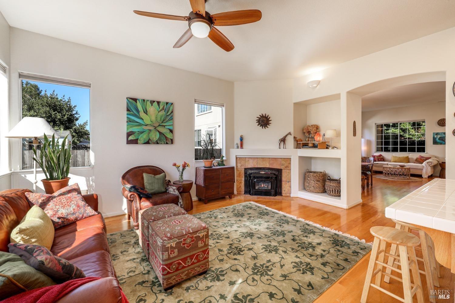 Detail Gallery Image 1 of 1 For 2563 Silver Spur Dr, Santa Rosa,  CA 95407 - 4 Beds | 2 Baths