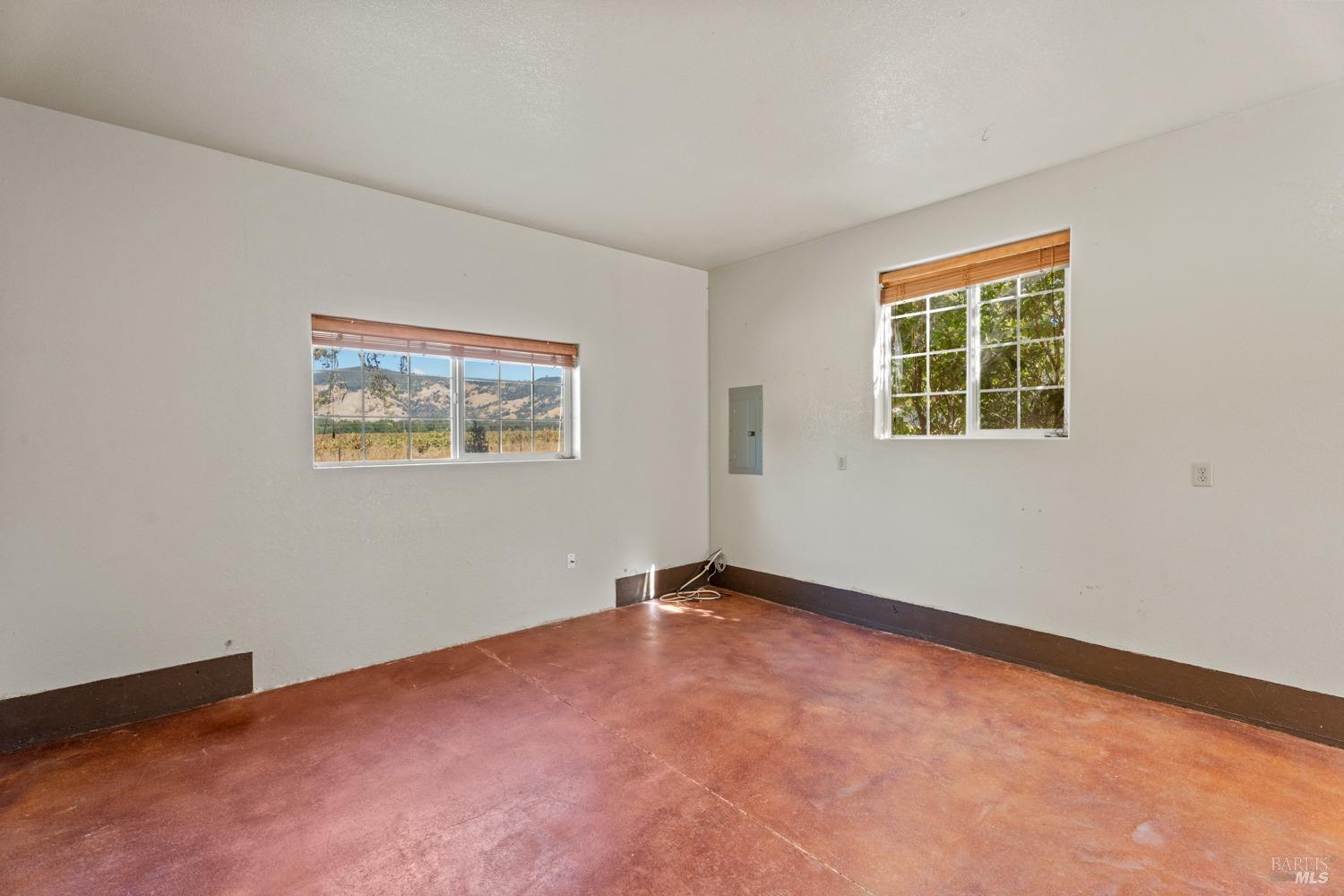 Detail Gallery Image 16 of 37 For 2301 Road H Unkn, Redwood Valley,  CA 95470 - 2 Beds | 1 Baths