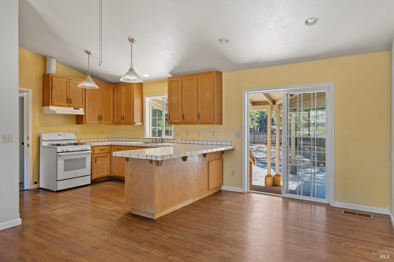 Detail Gallery Image 8 of 37 For 2301 Road H Unkn, Redwood Valley,  CA 95470 - 2 Beds | 1 Baths