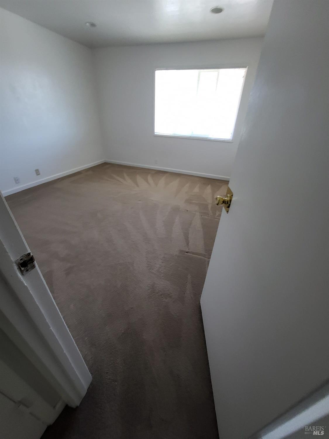 Detail Gallery Image 8 of 14 For 409 Taylor St #8,  Fairfield,  CA 94533 - 2 Beds | 1 Baths