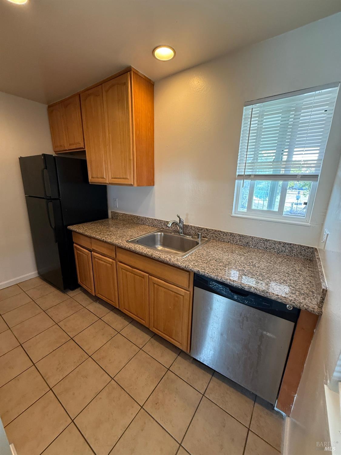 Detail Gallery Image 10 of 14 For 409 Taylor St #8,  Fairfield,  CA 94533 - 2 Beds | 1 Baths