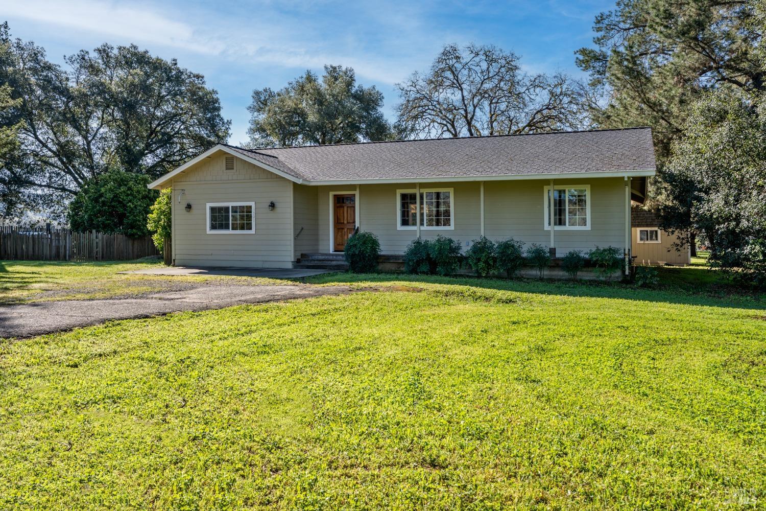 Detail Gallery Image 2 of 37 For 2301 Road H Unkn, Redwood Valley,  CA 95470 - 2 Beds | 1 Baths