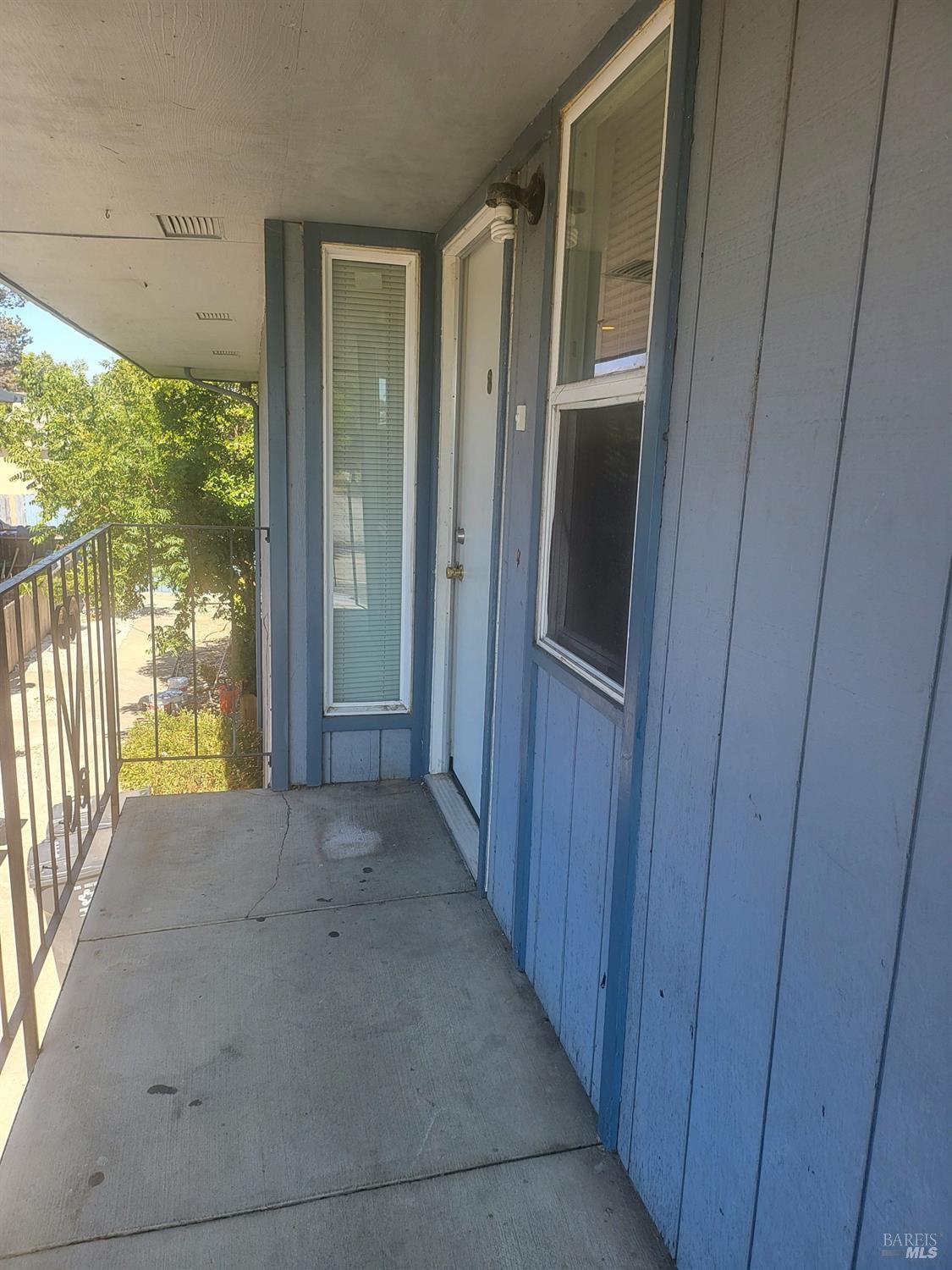 Detail Gallery Image 3 of 14 For 409 Taylor St #8,  Fairfield,  CA 94533 - 2 Beds | 1 Baths