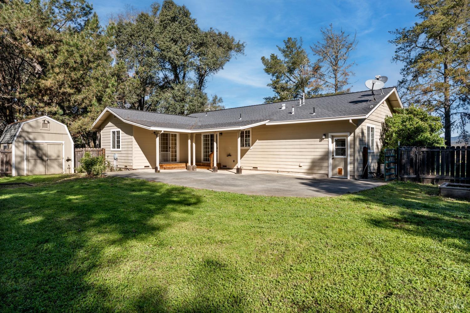 Detail Gallery Image 4 of 37 For 2301 Road H Unkn, Redwood Valley,  CA 95470 - 2 Beds | 1 Baths