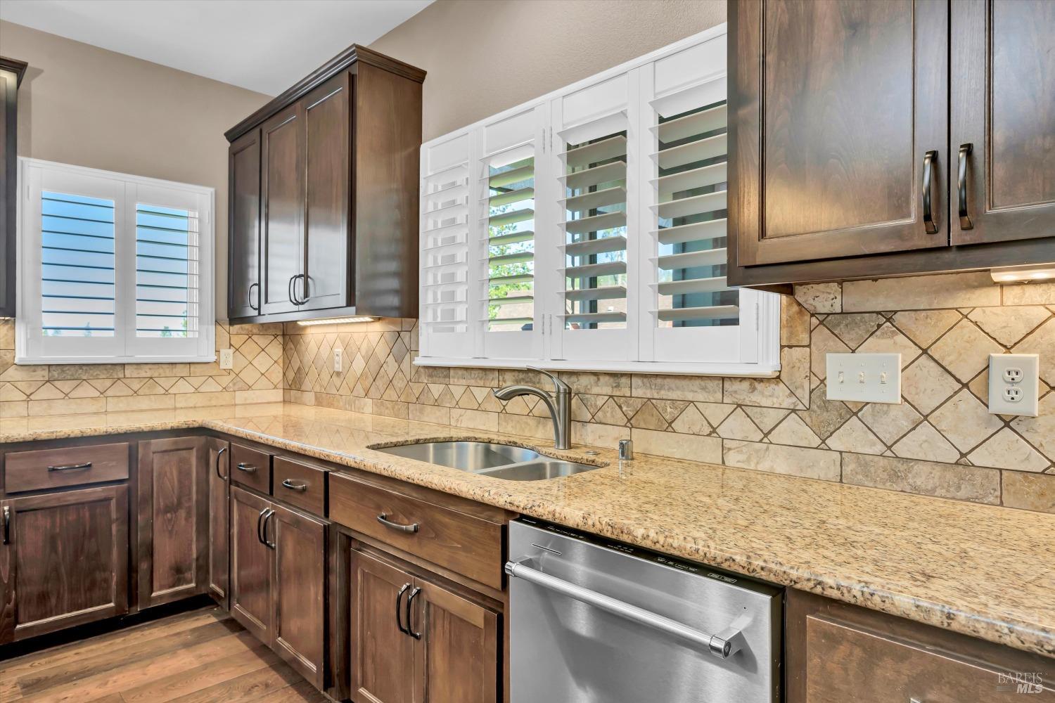 Detail Gallery Image 13 of 31 For 15384 Summit Blvd, Cobb,  CA 95426 - 3 Beds | 2/1 Baths