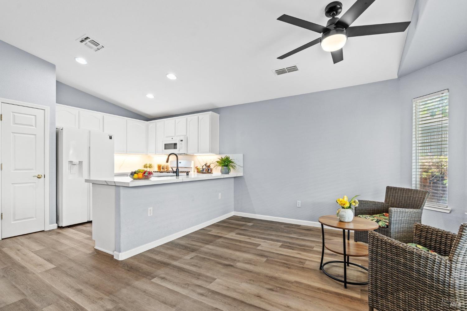 Detail Gallery Image 9 of 74 For 1094 Waterwood Dr, Rio Vista,  CA 94571 - 2 Beds | 2 Baths
