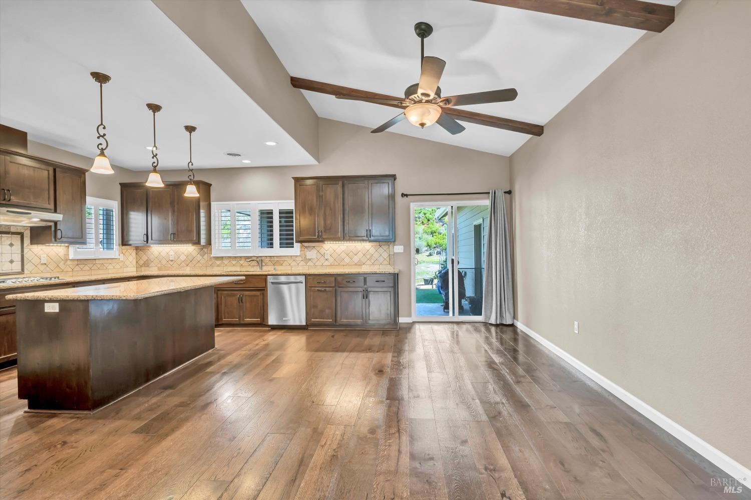 Detail Gallery Image 9 of 31 For 15384 Summit Blvd, Cobb,  CA 95426 - 3 Beds | 2/1 Baths
