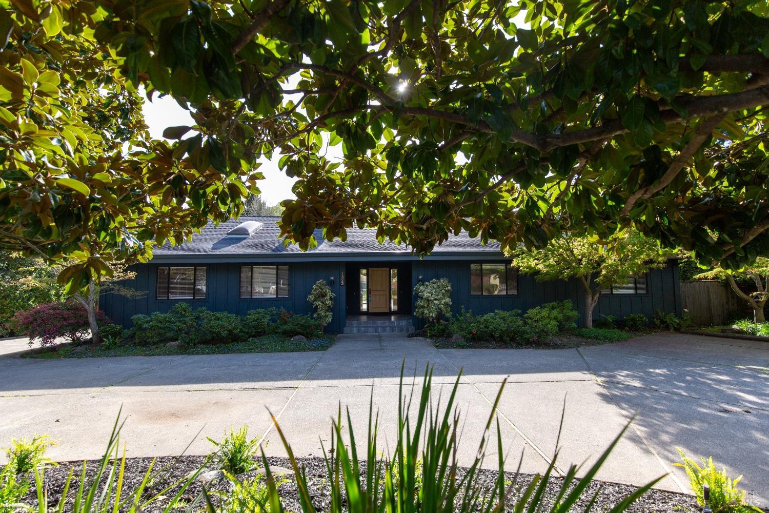 Detail Gallery Image 1 of 1 For 1323 Butterfield Rd, San Anselmo,  CA 94960 - 4 Beds | 3/1 Baths