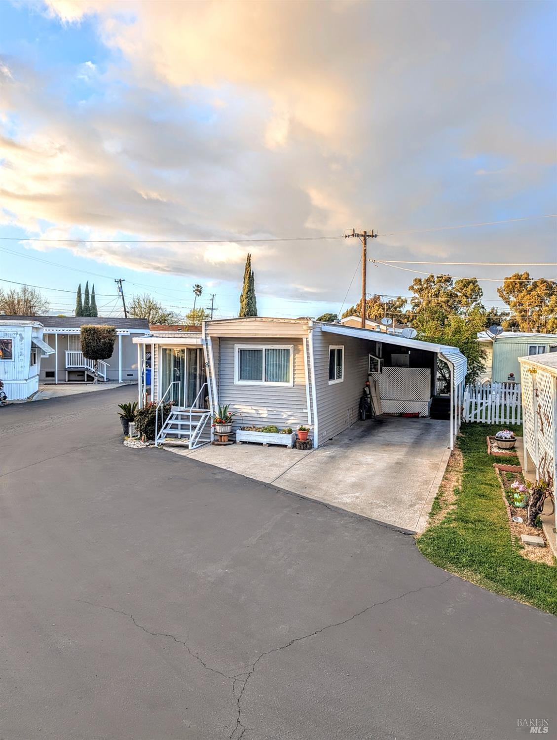 Detail Gallery Image 3 of 27 For 50 River Rd Unkn 8, Rio Vista,  CA 94571 - 2 Beds | 1 Baths