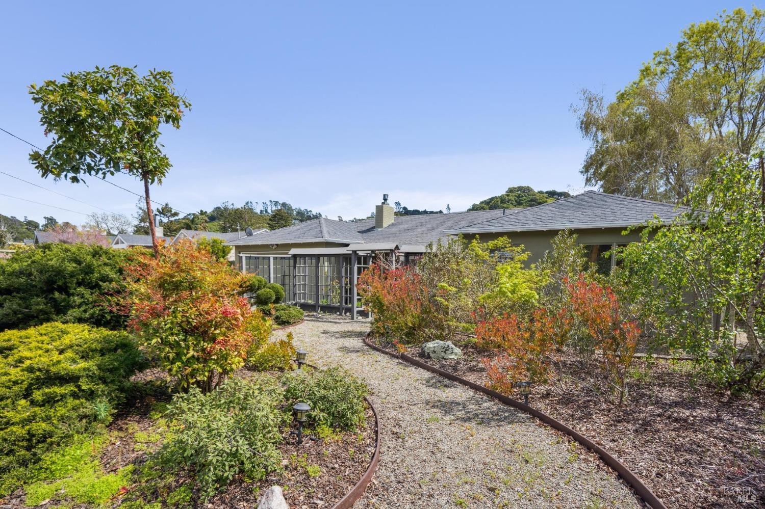 Detail Gallery Image 1 of 1 For 30 Mercury Ave, Tiburon,  CA 94920 - 3 Beds | 2 Baths