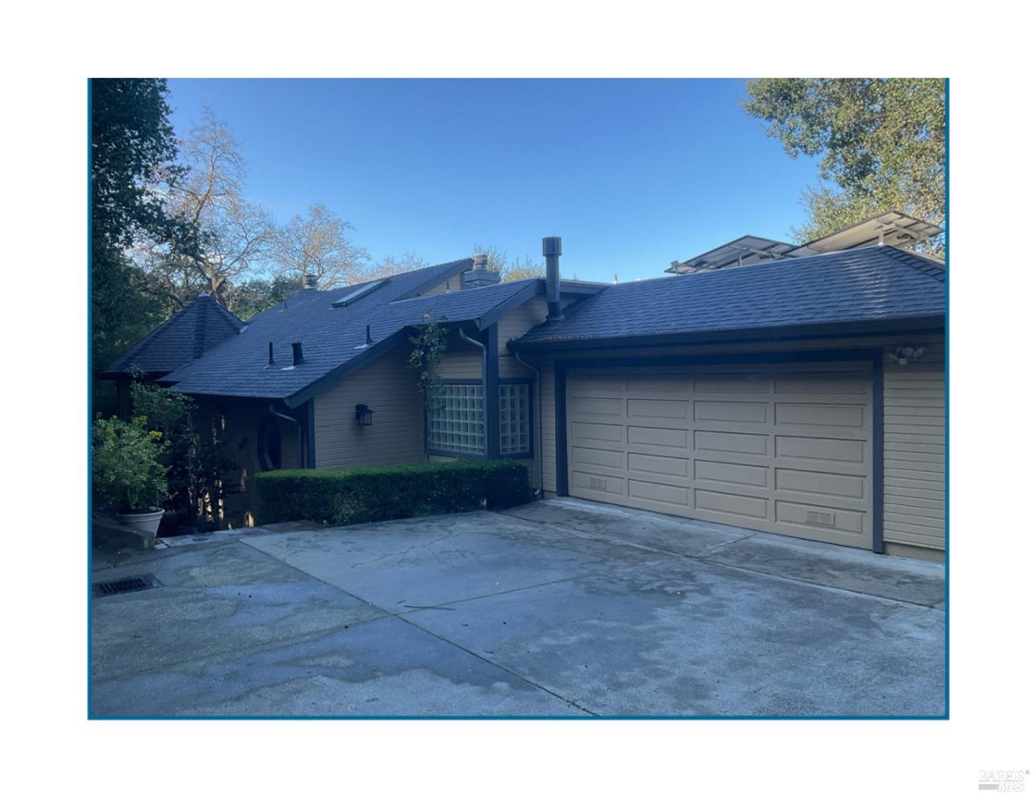 Detail Gallery Image 1 of 1 For 27067 Horseshoe Ln, Los Altos Hills,  CA 94022 - 3 Beds | 4 Baths