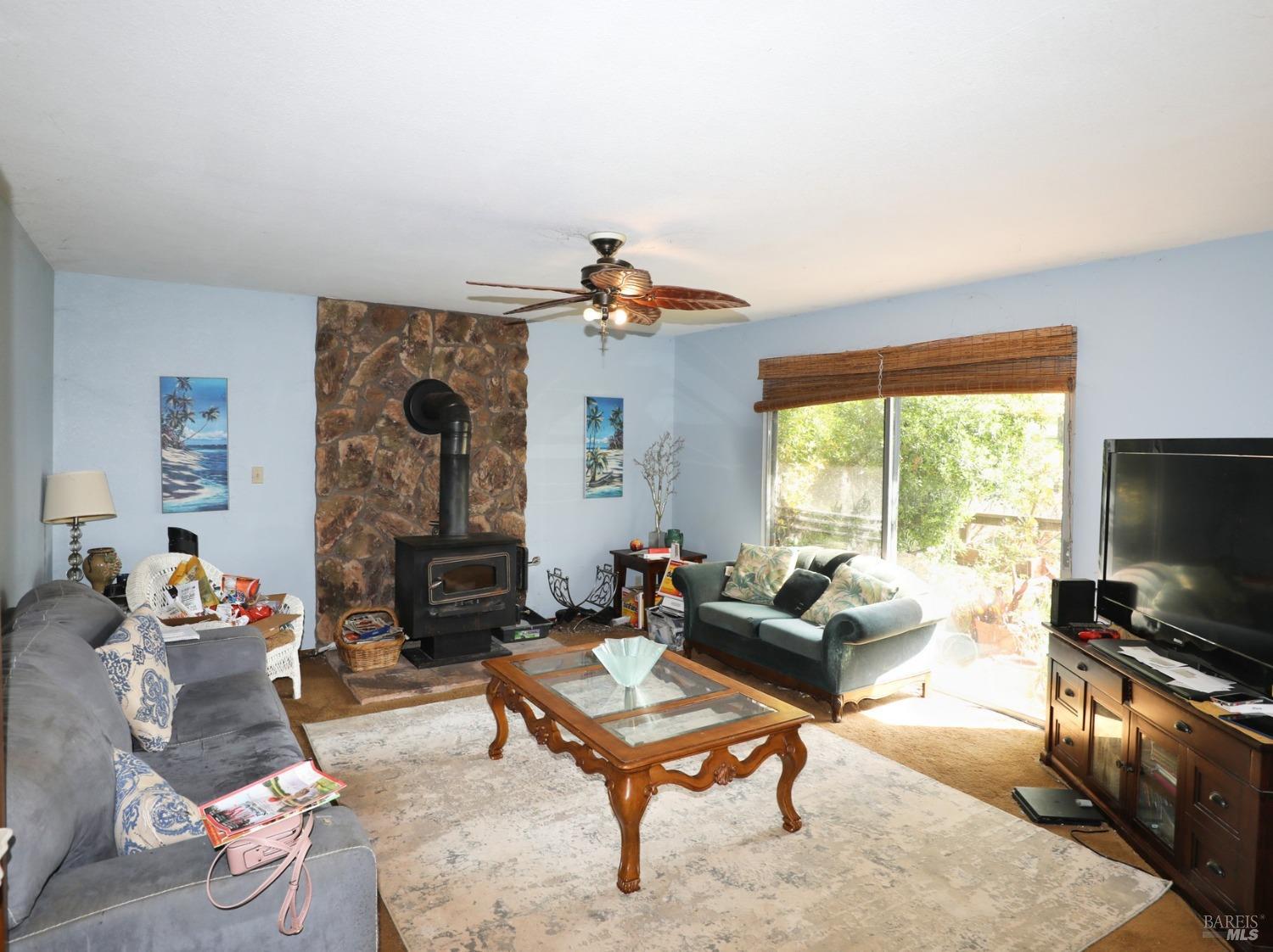 Detail Gallery Image 5 of 32 For 17832 Deer Hill Rd, Hidden Valley Lake,  CA 95467 - 4 Beds | 2/1 Baths