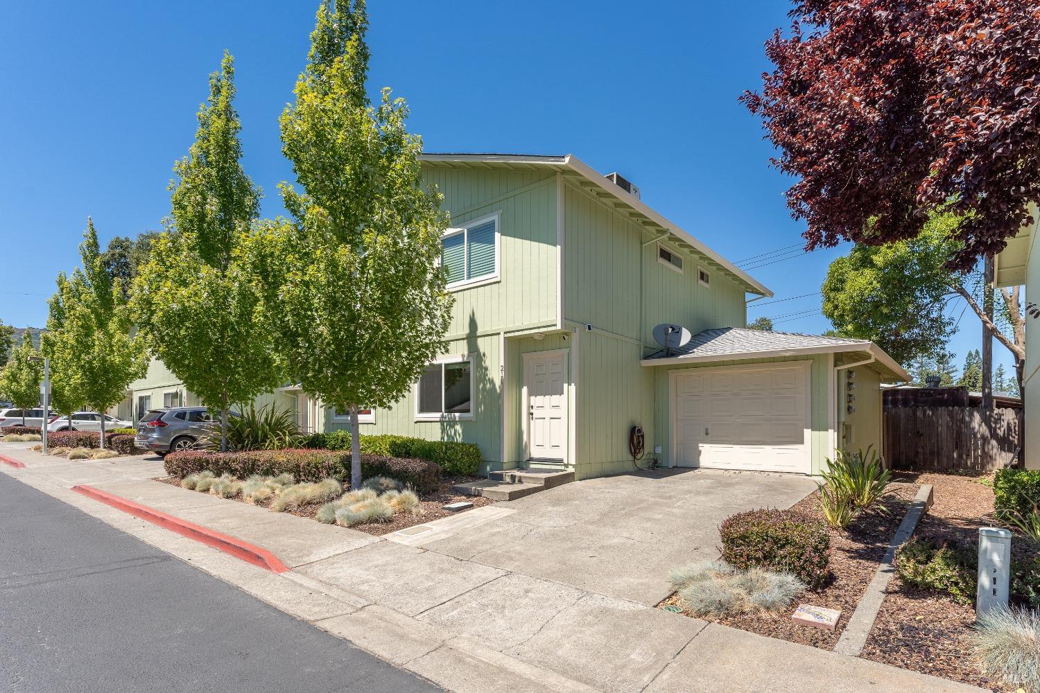Detail Gallery Image 1 of 1 For 211 Main Cir, Ukiah,  CA 95482 - 2 Beds | 2 Baths