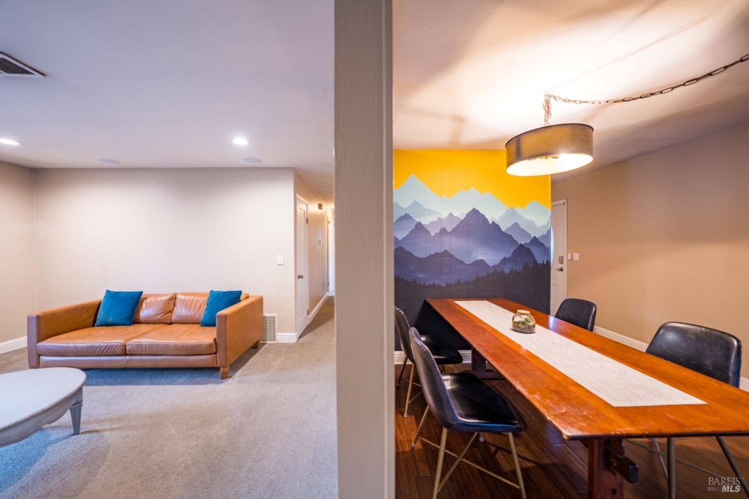 Detail Gallery Image 5 of 25 For 119 Sandalwood Ct, Santa Rosa,  CA 95401 - 3 Beds | 2 Baths