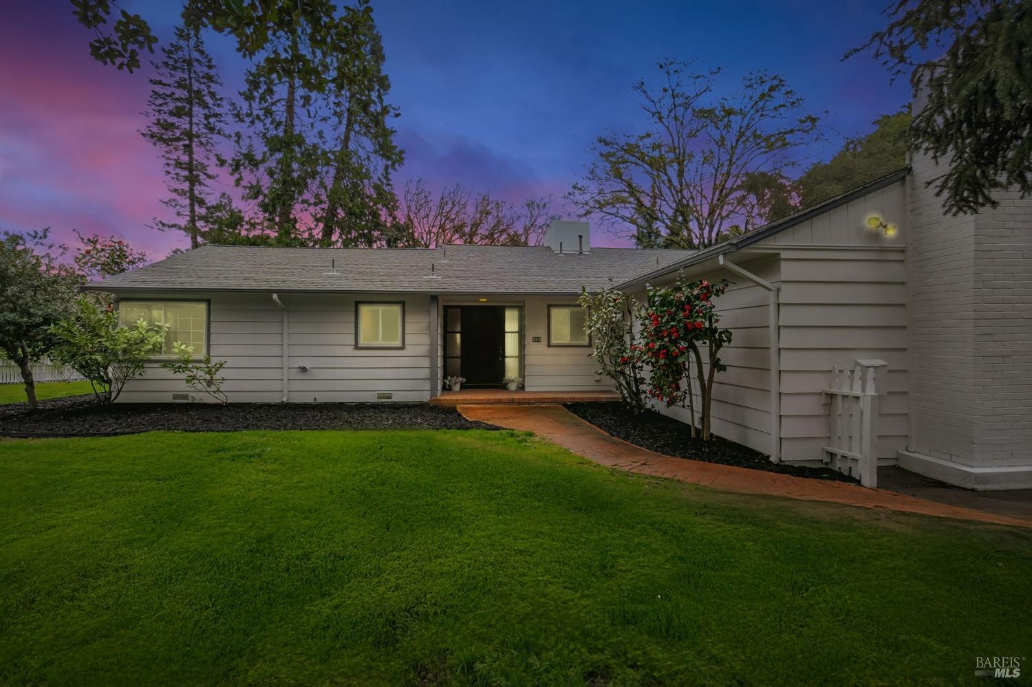 Detail Gallery Image 1 of 1 For 395 N Spring St, Ukiah,  CA 95482 - 5 Beds | 3 Baths