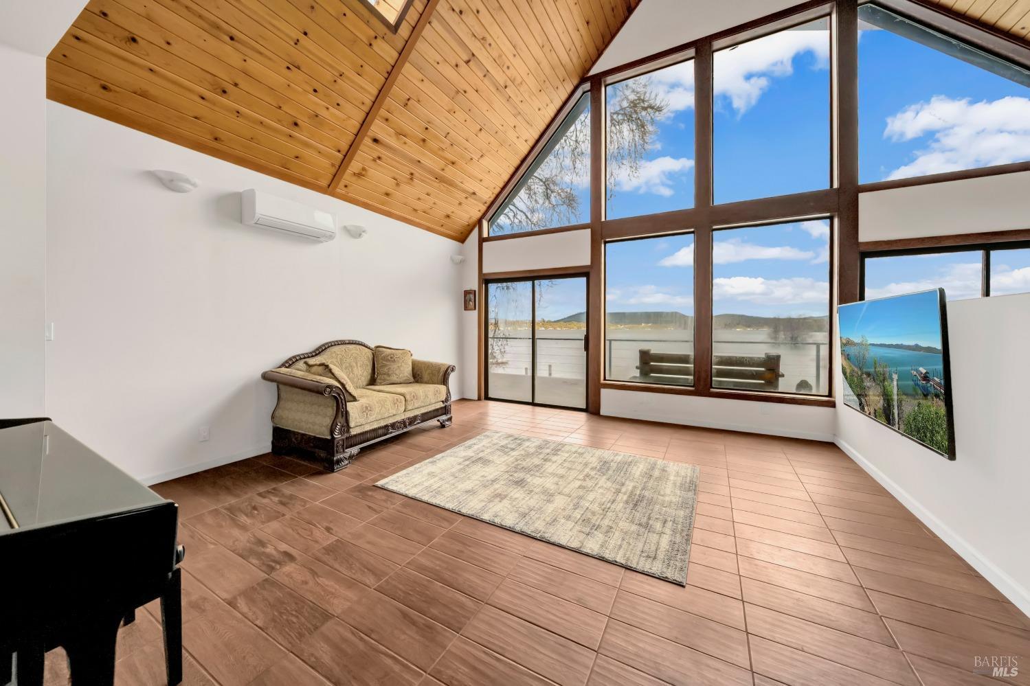 Detail Gallery Image 8 of 42 For 5798 Sunrise Dr, Lower Lake,  CA 95457 - 4 Beds | 3 Baths