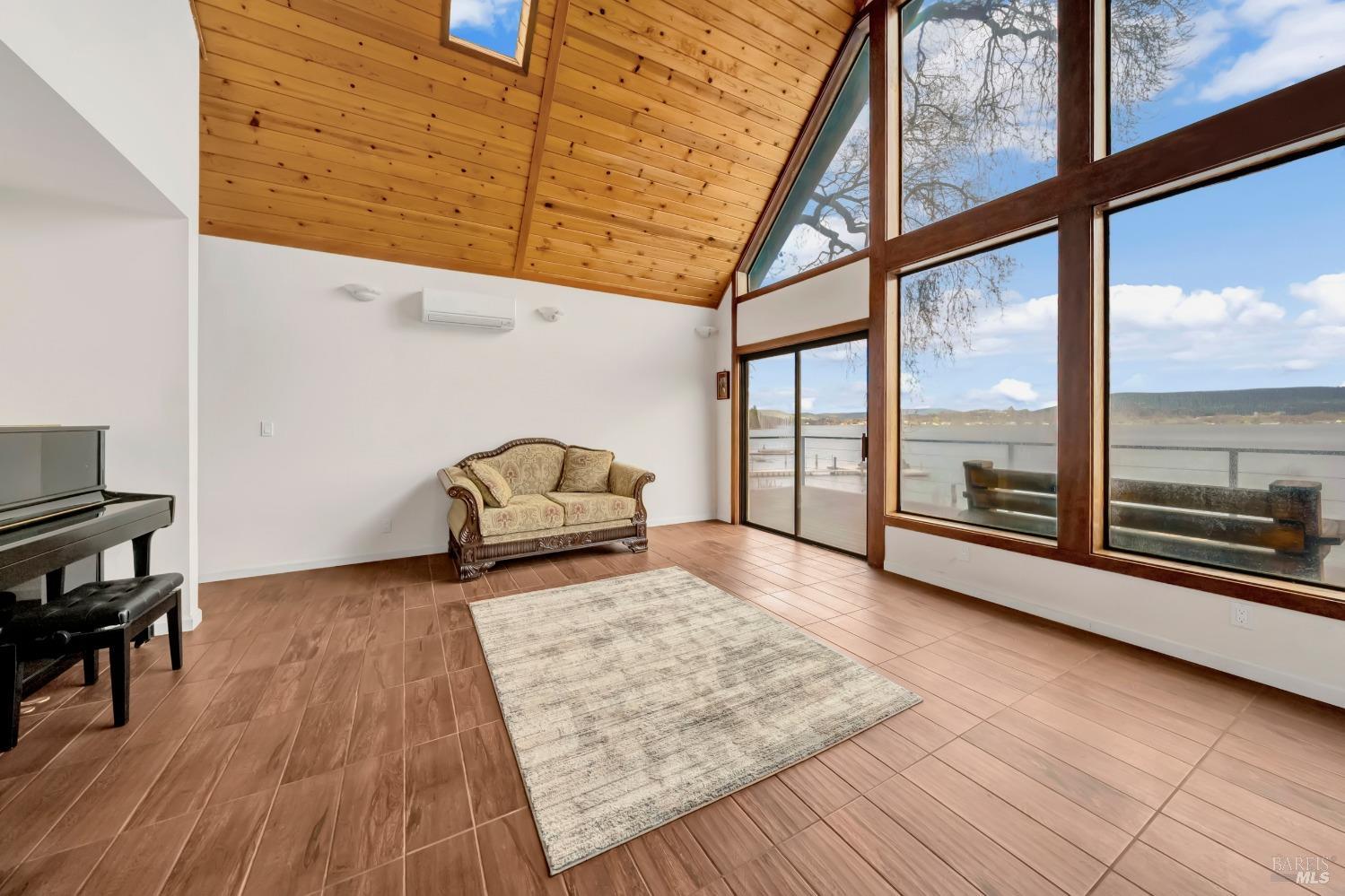 Detail Gallery Image 12 of 42 For 5798 Sunrise Dr, Lower Lake,  CA 95457 - 4 Beds | 3 Baths