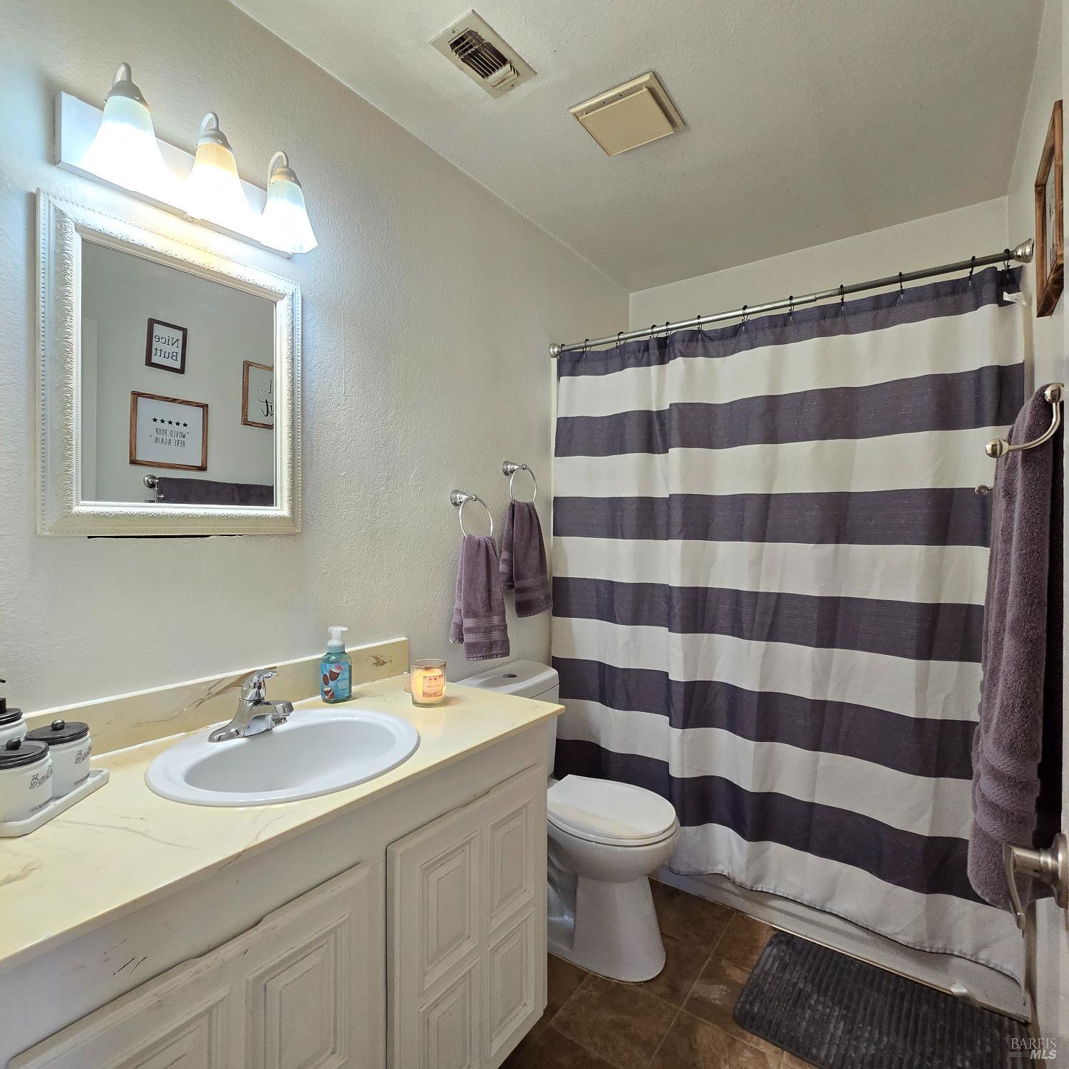 Detail Gallery Image 12 of 19 For 137 Gentry Cir, Vacaville,  CA 95687 - 3 Beds | 2 Baths