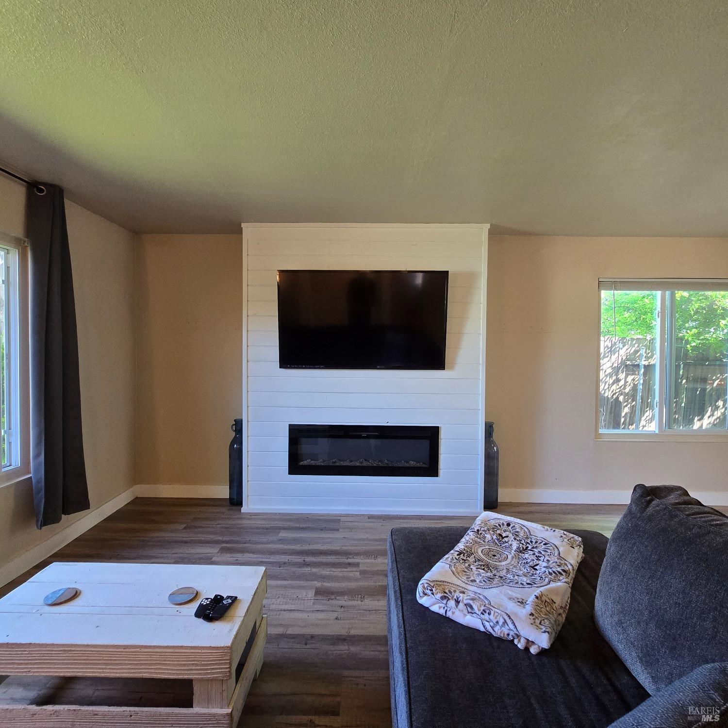 Detail Gallery Image 6 of 19 For 137 Gentry Cir, Vacaville,  CA 95687 - 3 Beds | 2 Baths