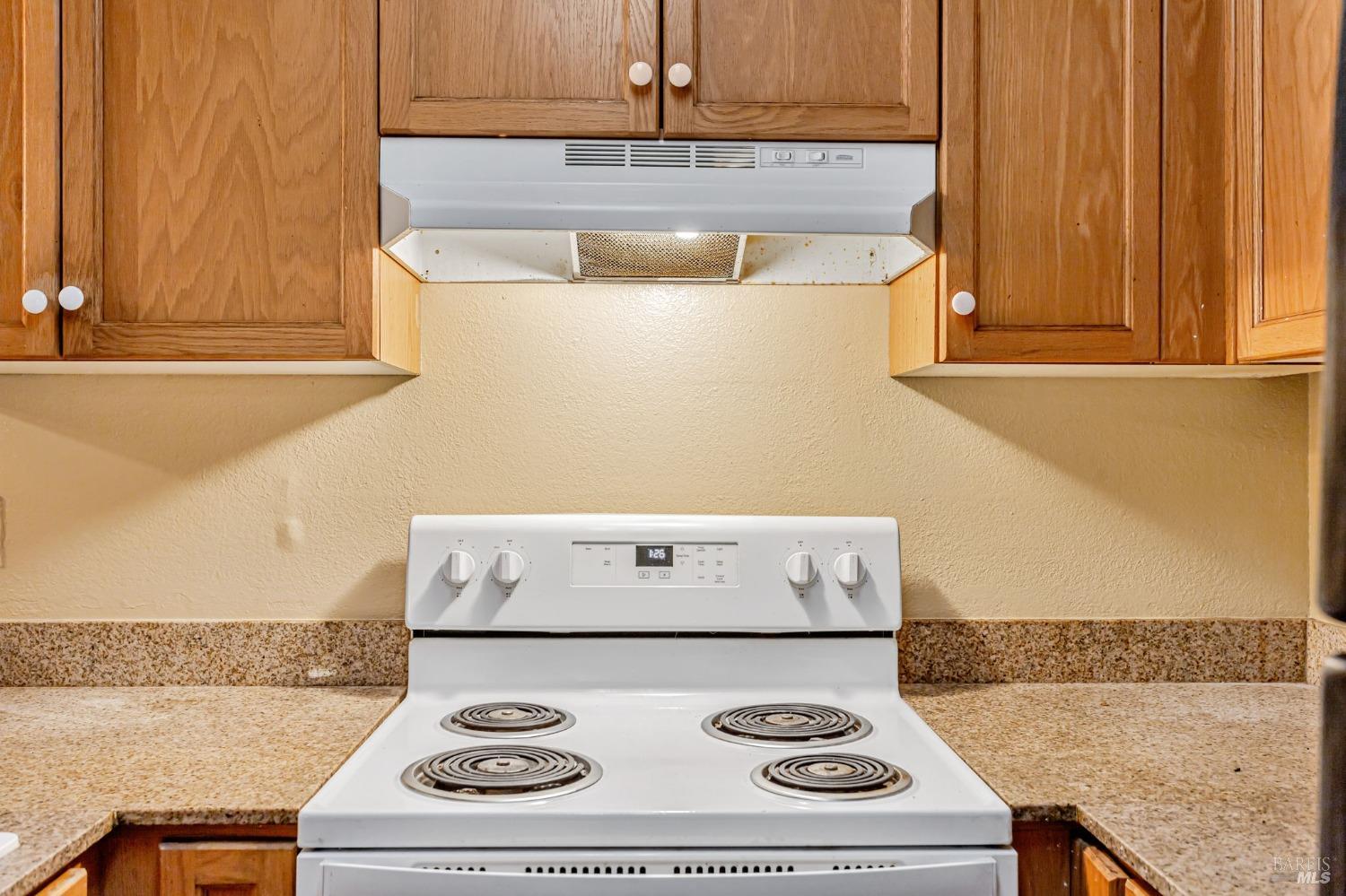 Detail Gallery Image 9 of 27 For 1333 N Camino Alto Unkn #114,  Vallejo,  CA 94589 - 2 Beds | 2 Baths