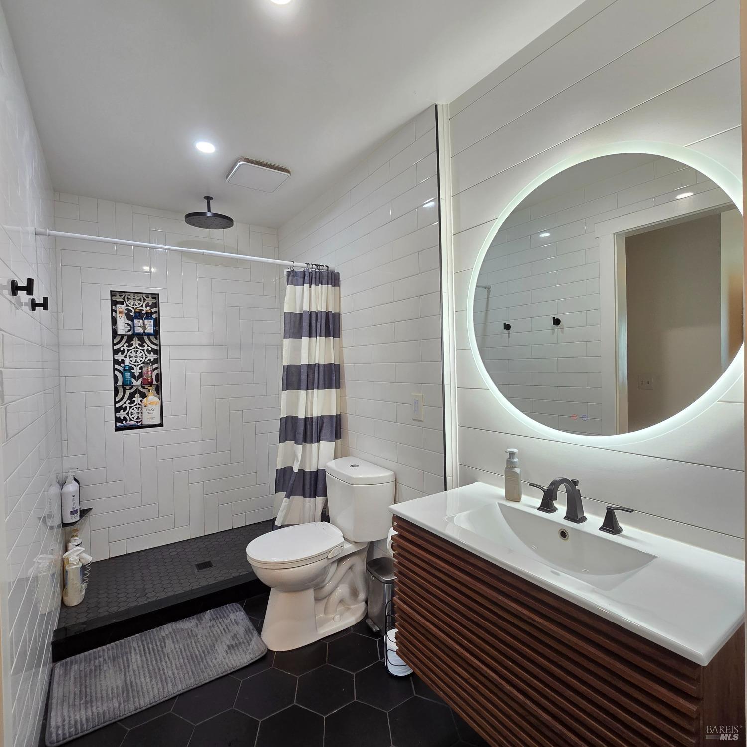Detail Gallery Image 16 of 19 For 137 Gentry Cir, Vacaville,  CA 95687 - 3 Beds | 2 Baths