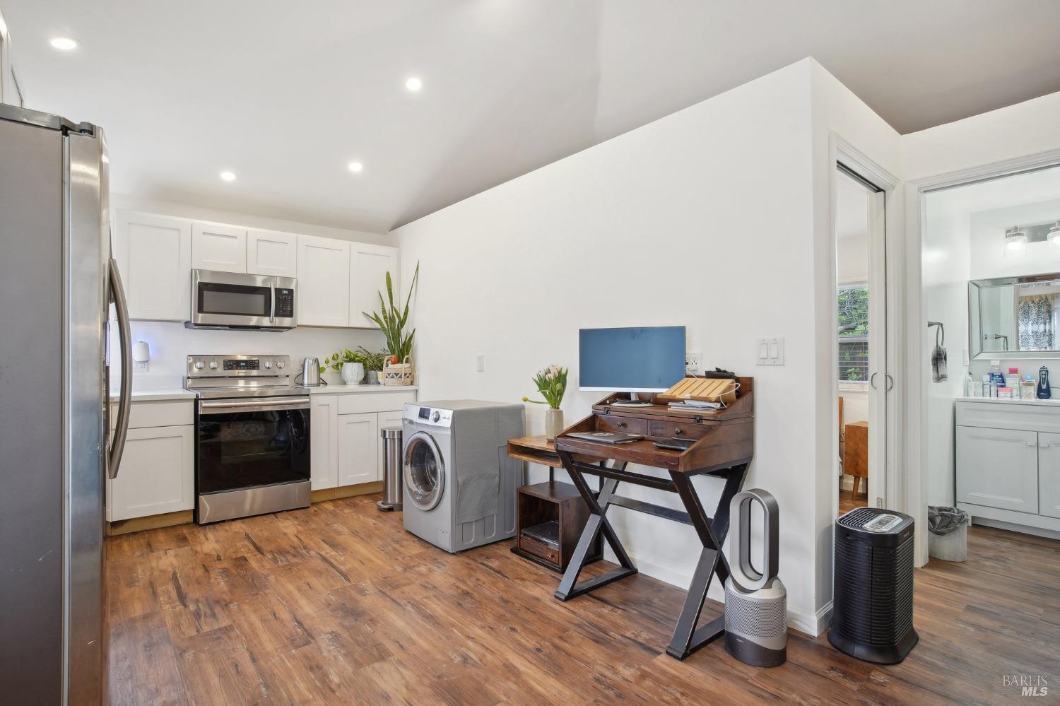 Detail Gallery Image 28 of 35 For 2716 Laurel St, Napa,  CA 94558 - 4 Beds | 2 Baths