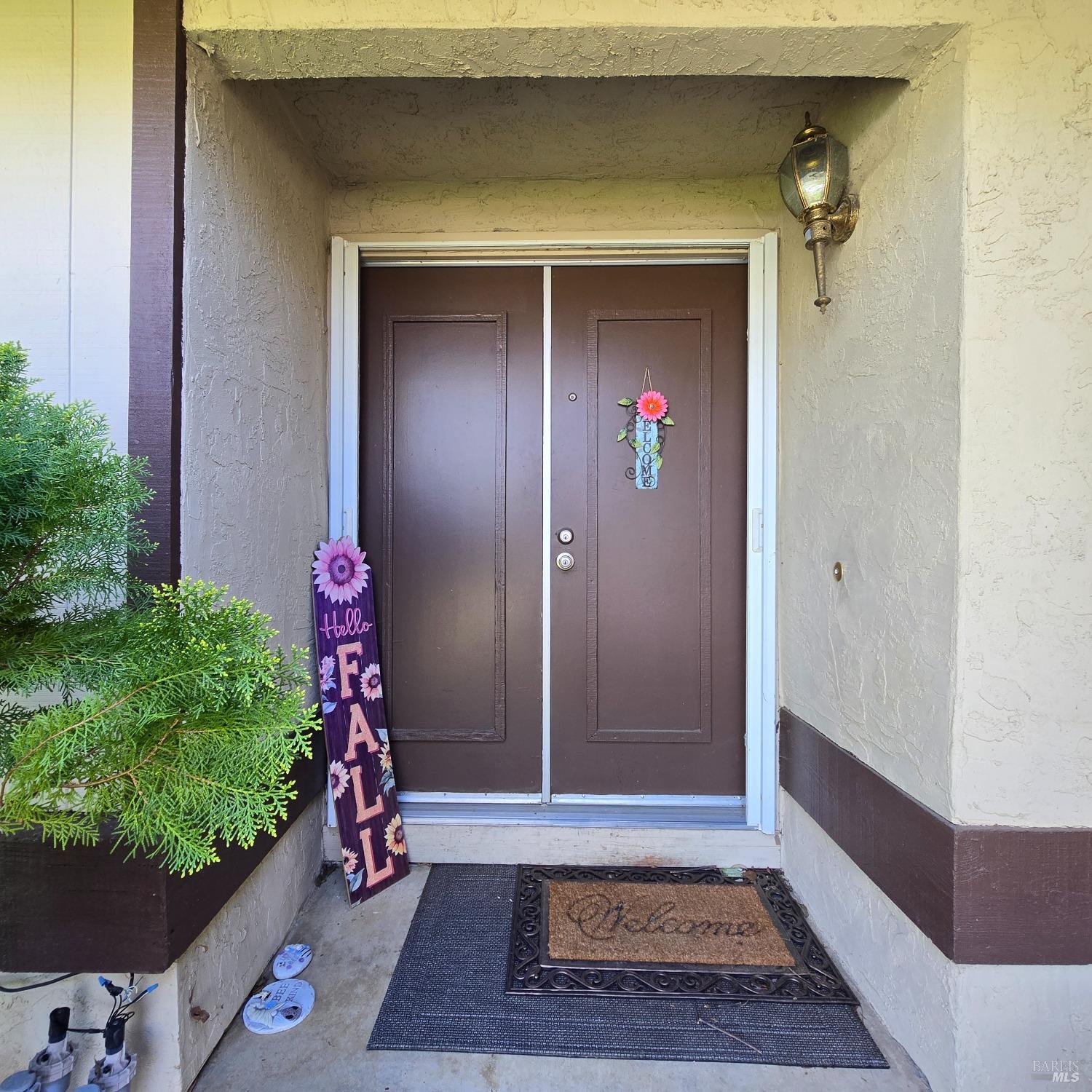 Detail Gallery Image 2 of 19 For 137 Gentry Cir, Vacaville,  CA 95687 - 3 Beds | 2 Baths