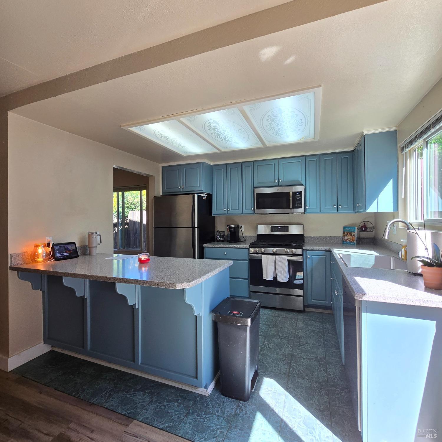Detail Gallery Image 10 of 19 For 137 Gentry Cir, Vacaville,  CA 95687 - 3 Beds | 2 Baths