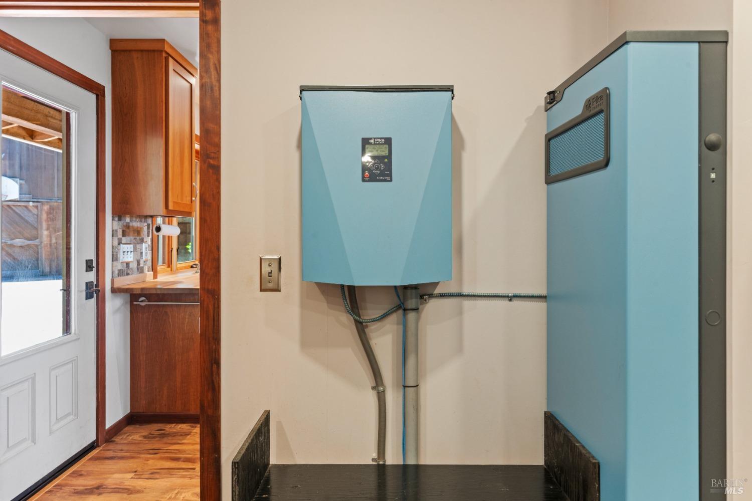 Detail Gallery Image 13 of 72 For 29100 Comptche Ukiah Rd, Comptche,  CA 95427 - 3 Beds | 2 Baths