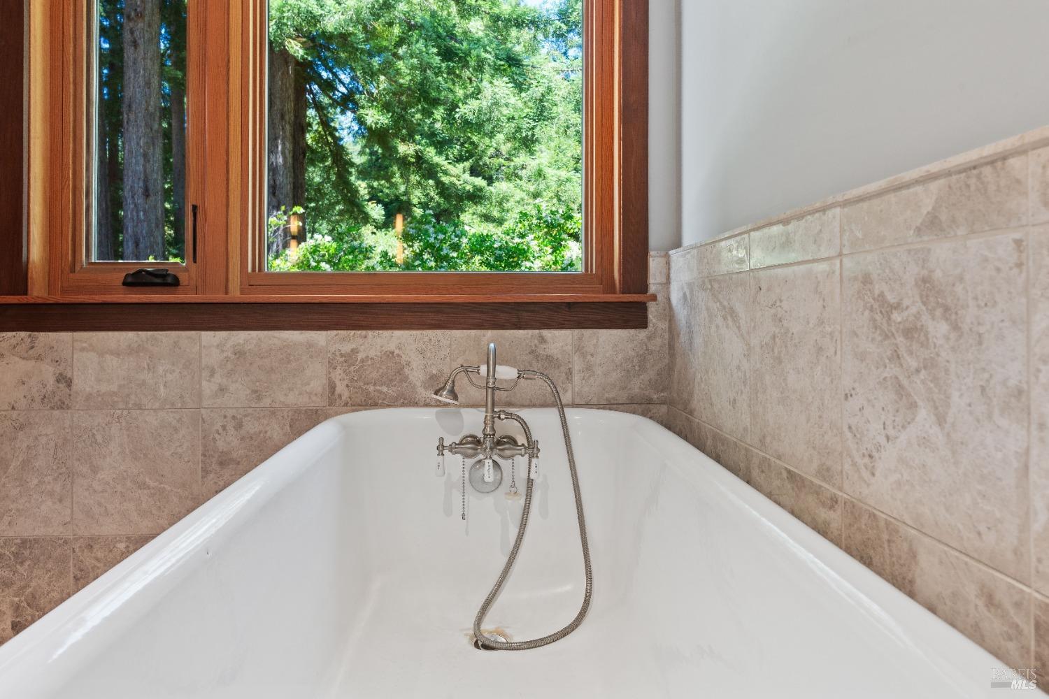 Detail Gallery Image 21 of 72 For 29100 Comptche Ukiah Rd, Comptche,  CA 95427 - 3 Beds | 2 Baths