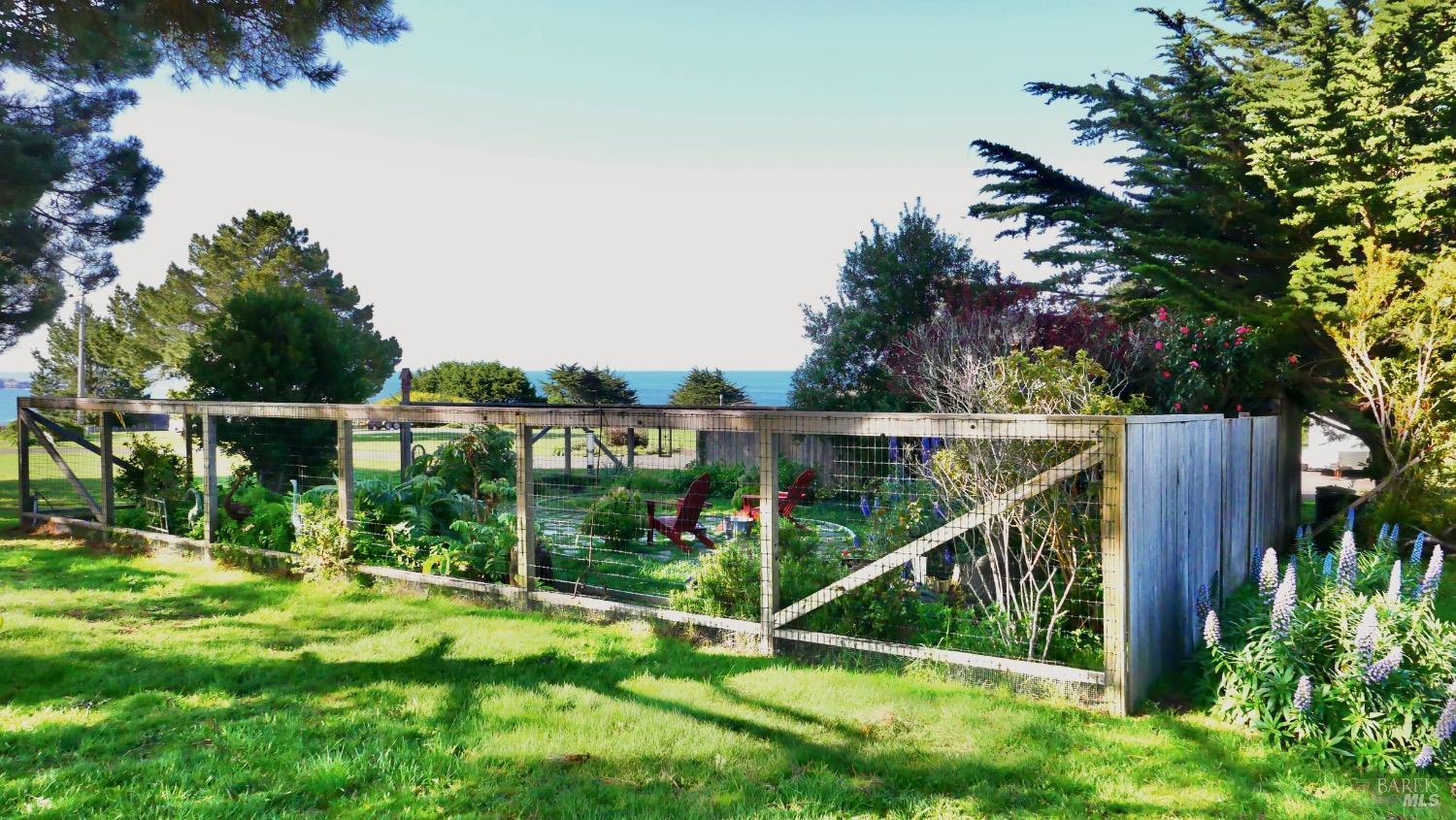 Detail Gallery Image 28 of 37 For 12858 Bishop Ln, Mendocino,  CA 95460 - 4 Beds | 3/1 Baths