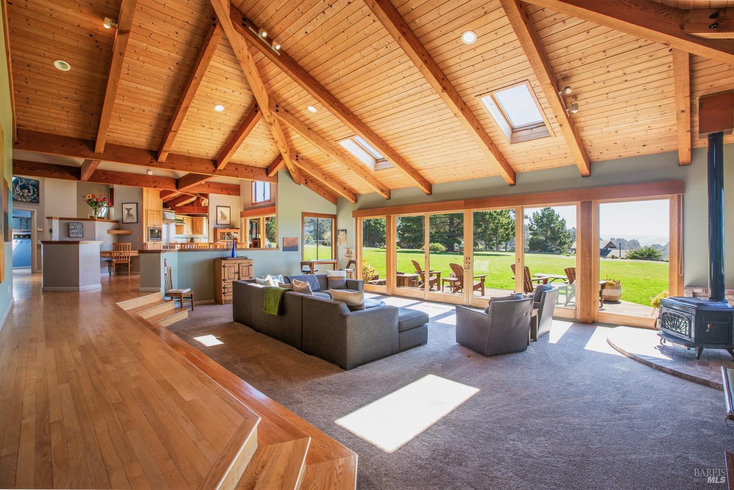 Detail Gallery Image 6 of 37 For 12858 Bishop Ln, Mendocino,  CA 95460 - 4 Beds | 3/1 Baths