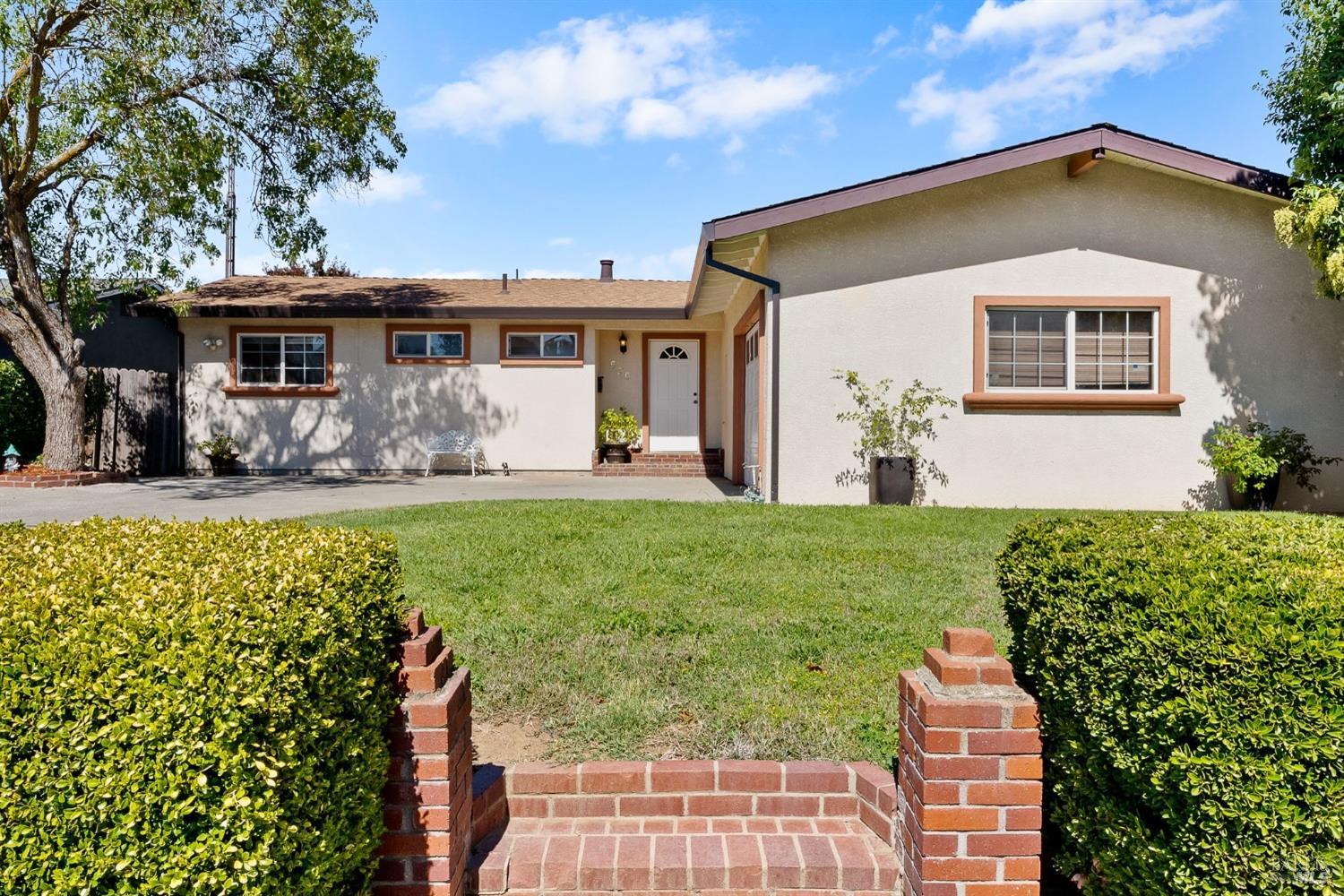 Detail Gallery Image 27 of 34 For 630 Sierra Dr, Dixon,  CA 95620 - 3 Beds | 2 Baths