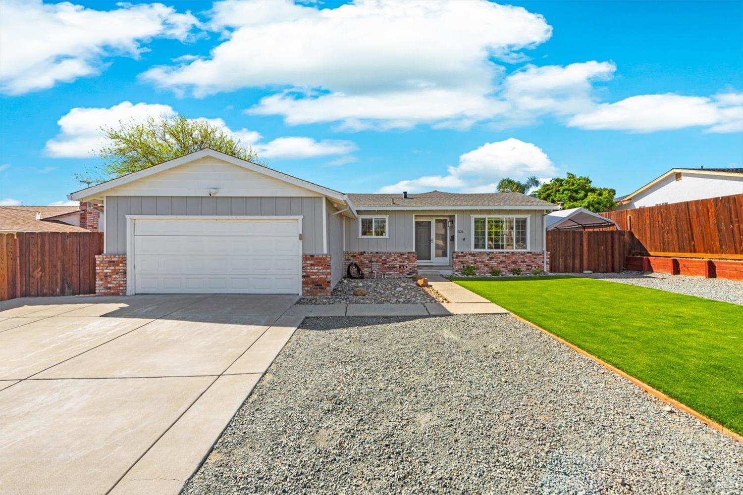 Detail Gallery Image 1 of 1 For 1223 Putnam St, Antioch,  CA 94509 - 3 Beds | 2 Baths