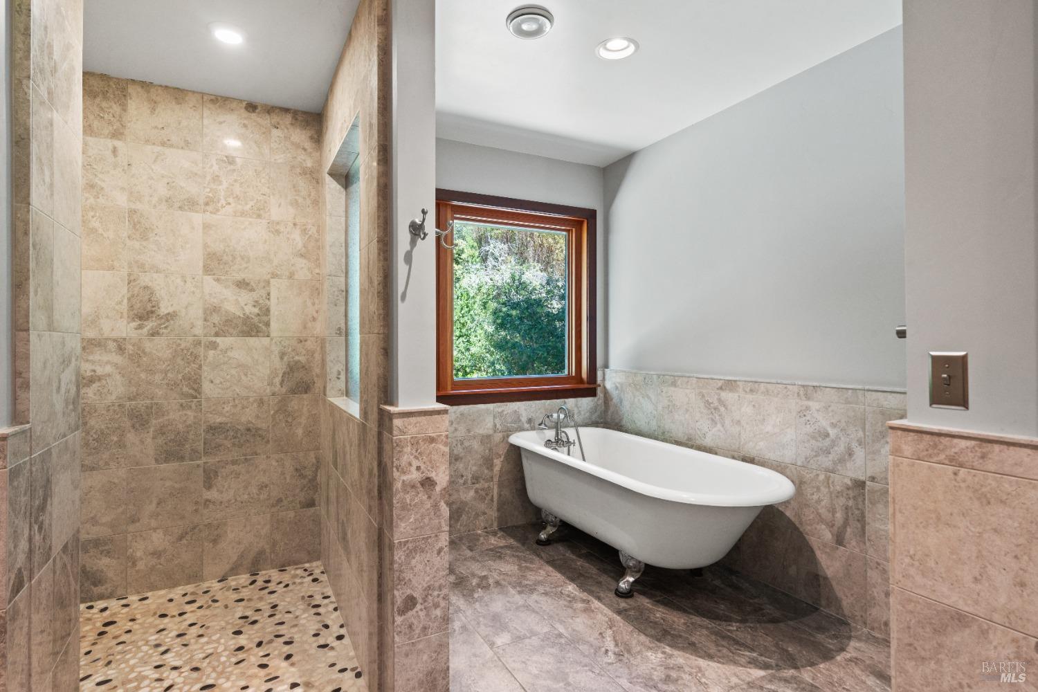 Detail Gallery Image 23 of 72 For 29100 Comptche Ukiah Rd, Comptche,  CA 95427 - 3 Beds | 2 Baths
