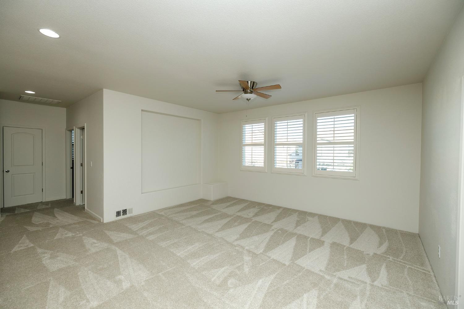Detail Gallery Image 21 of 43 For 650 Canterbury Cir, Vacaville,  CA 95687 - 6 Beds | 4 Baths
