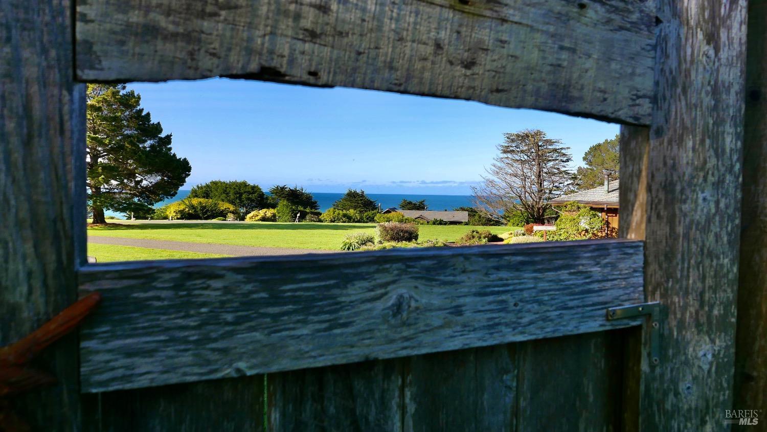 Detail Gallery Image 34 of 37 For 12858 Bishop Ln, Mendocino,  CA 95460 - 4 Beds | 3/1 Baths
