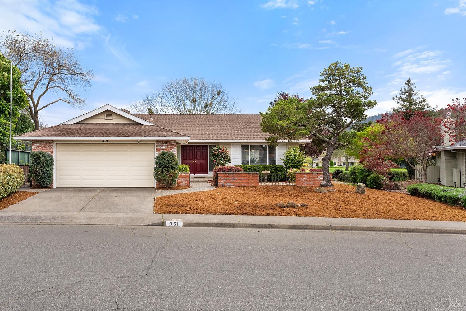 Detail Gallery Image 1 of 1 For 351 Belhaven Cir, Santa Rosa,  CA 95409 - 2 Beds | 2 Baths